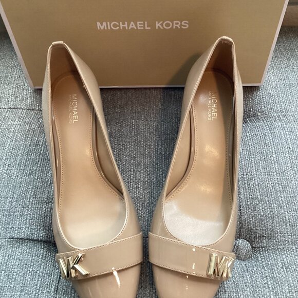 MICHAEL MICHAEL KORS Women's Jilly Flex Pumps - Picture 13 of 13